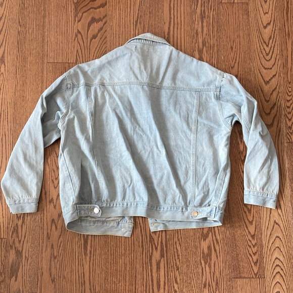 NWOT Oversized denim jacket sz M - Picture 3 of 3